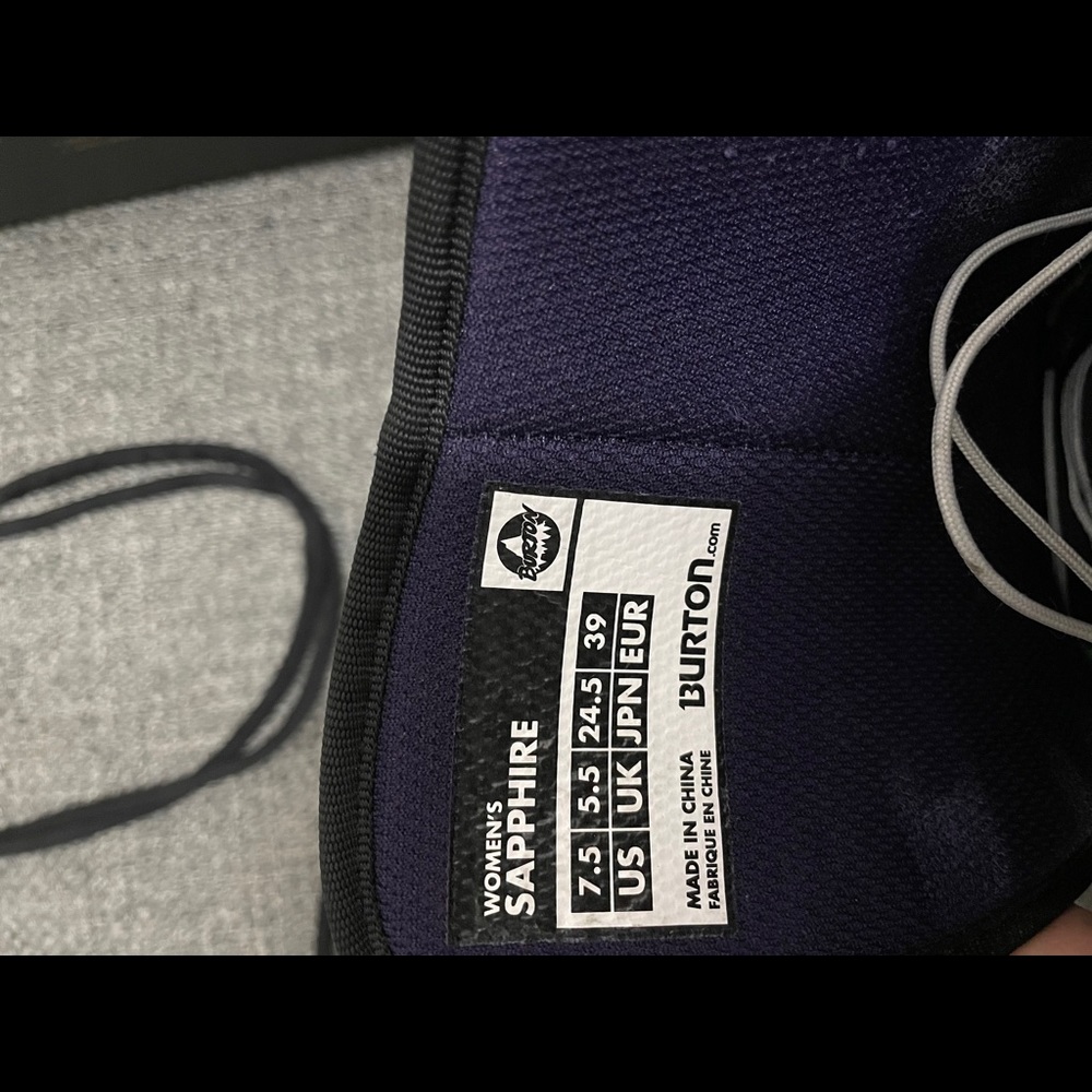 Burton woman’s snowboard boots